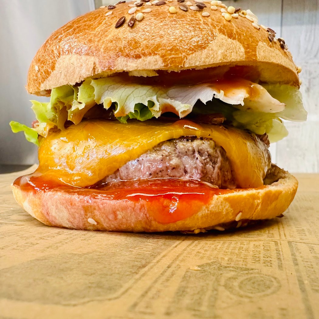 LuluBurger foodtruck 1